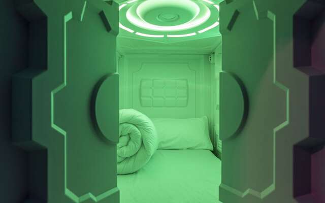 Art Seven Hostel Capsules