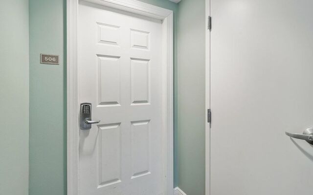 St Lucia 506 by RedAwning