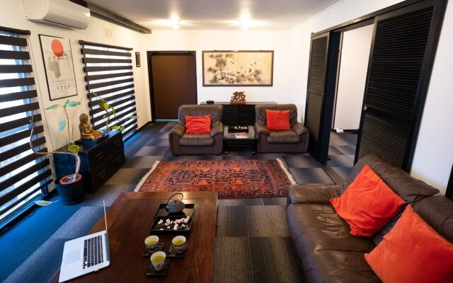 Jonni’s Place