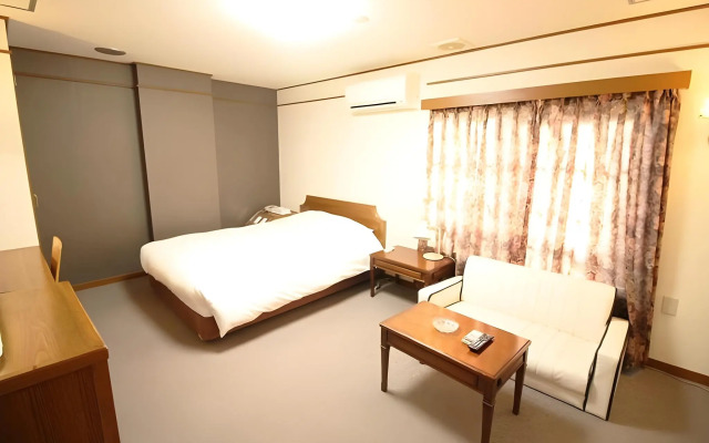 Shinjuku East Hotel