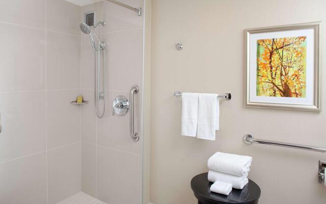 DoubleTree by Hilton Kansas City - Overland Park