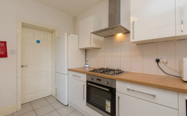 Townhouse @ 27 Electricity St Crewe