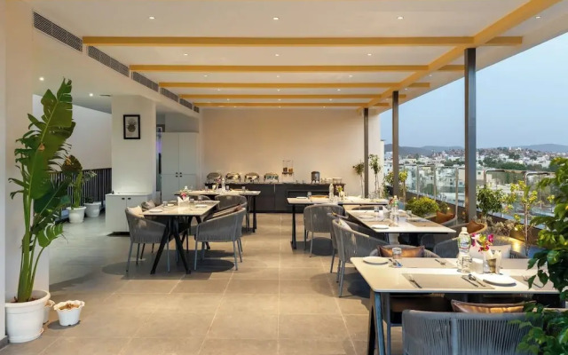 7 Rays Hotel