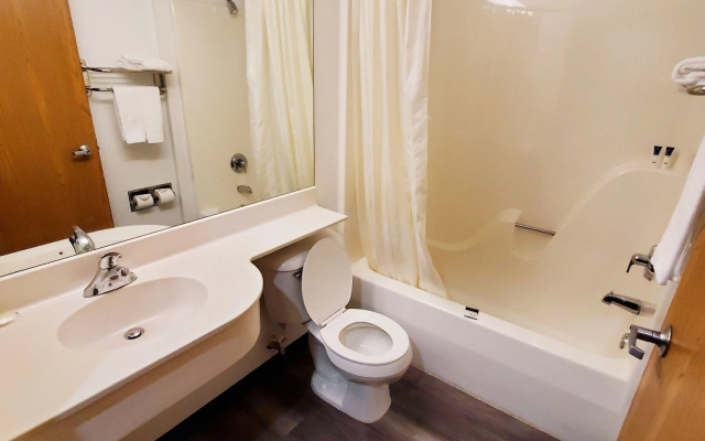 Americas Best Value Inn & Suites Racine