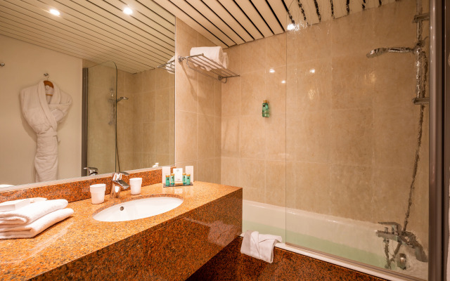 Le M & Spa Bordeaux Aéroport by Hôtels & Préférence