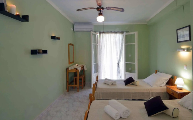 Damaskis Studios a Small Complex in Kassiopi