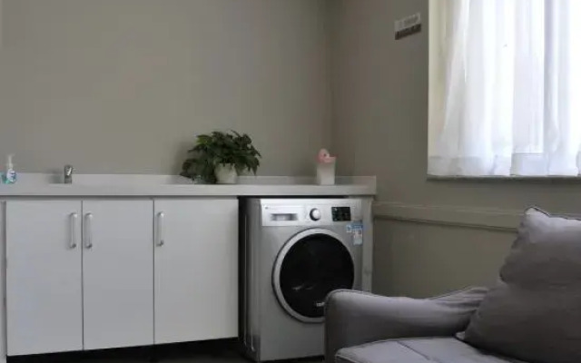 Home Inn Hotels Management Co., LtdRongchang East Street Metro Station, Zhongji Subaru Store)
