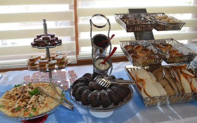 MAVi HOTEL