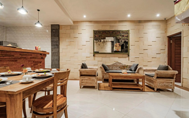 Ayu Sari Guesthouse by Mahaputra