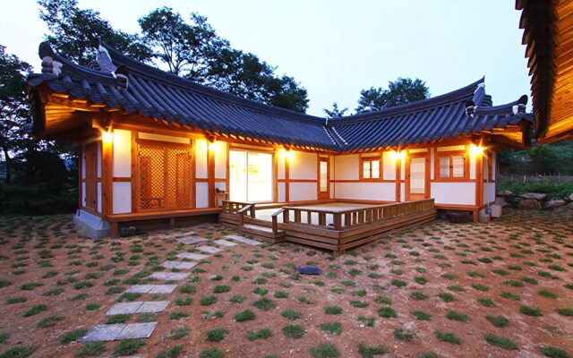 Gyeongju Hanok Pen Town Pension