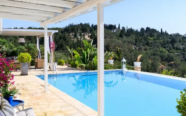 Juniper House - Charming 3 bed Villa With sea View
