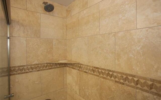 Maui Parkshore 306 - 2 Br Condo