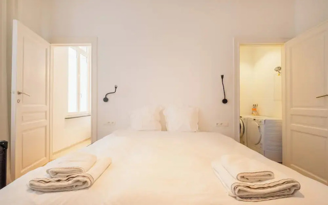 New Apartment Center of Trendy St Gille