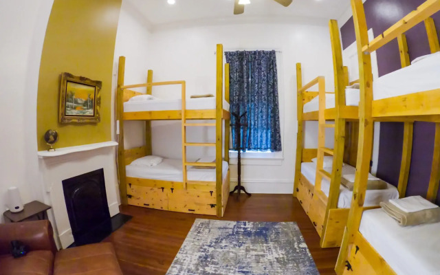 Auberge Nouvelle Orleans Hostel
