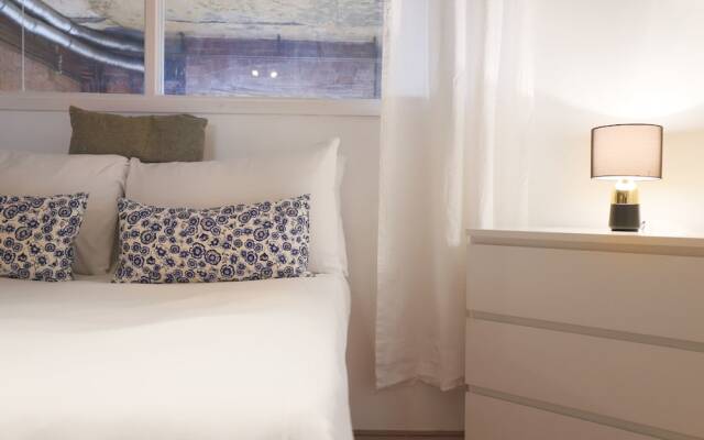 Quirky 1 Bedroom Warehouse Flat With Balcony