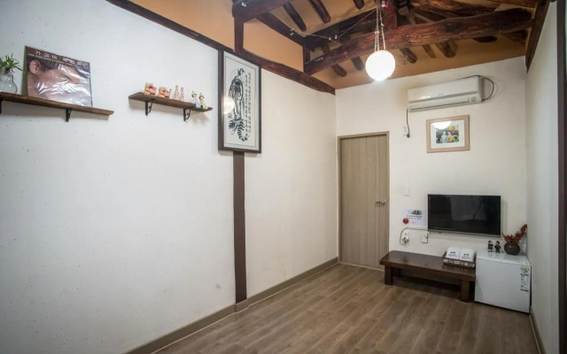 Hanok Story Guesthouse