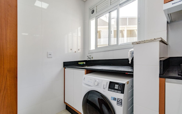 Apartamento c Churrasqueira e 2 Vagas nos Ingleses