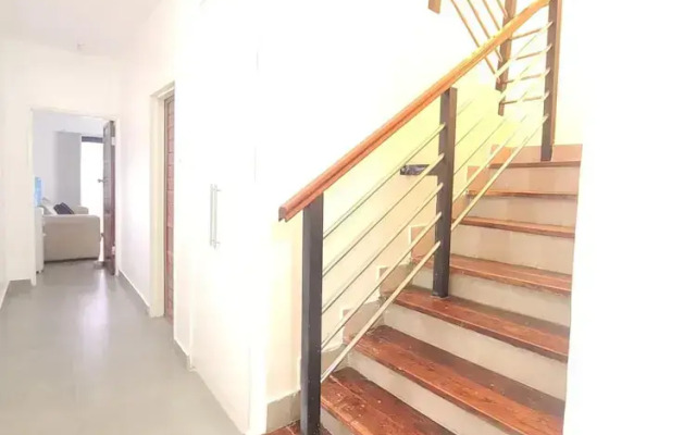 Luxurious 6 bed 6 Baths in Sunridge - 2299