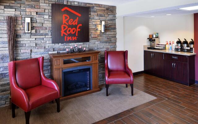 Super 8 by Wyndham Deerfield/Northbrook