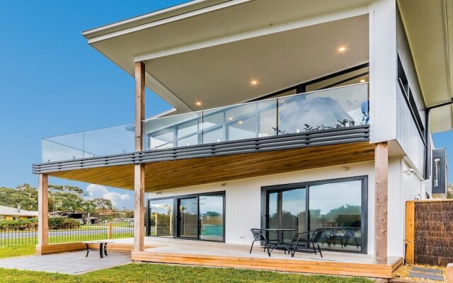 Sweeping Views - Free Wifi & Netflix - PET Friendly