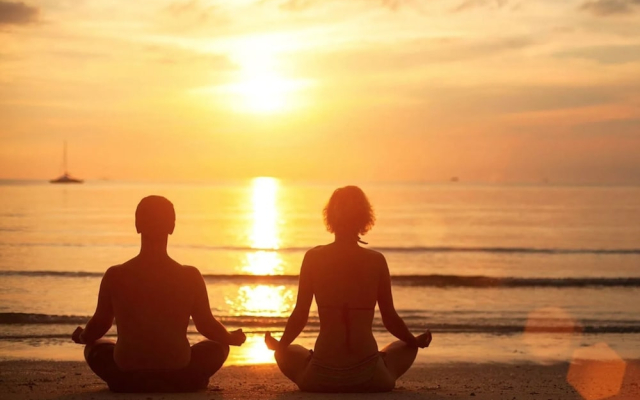 AVENTURA STUDIOS - POOL and BEACH CLUB