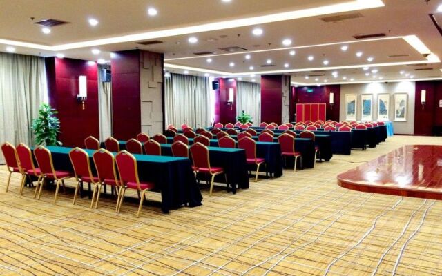 Yulong International Hotel