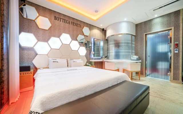 Tongyeong Myeongpum Self Check-in Motel(통영 명품 무인텔)