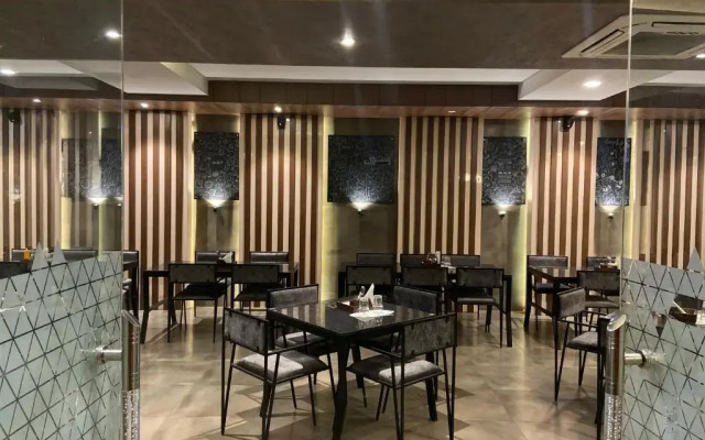 Ka10 SQUARE HOTEL & BANQUETS
