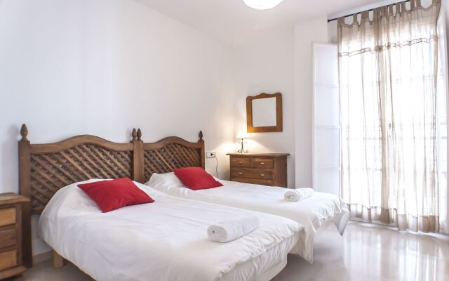 Conde Ibarra Central by Valcambre