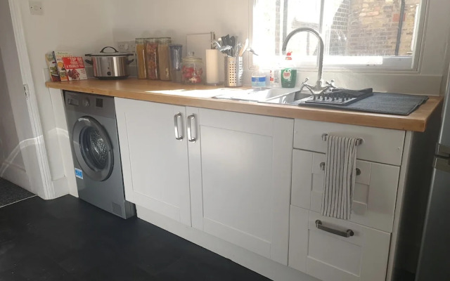 Lovely Large London Apartment, Near Stratford