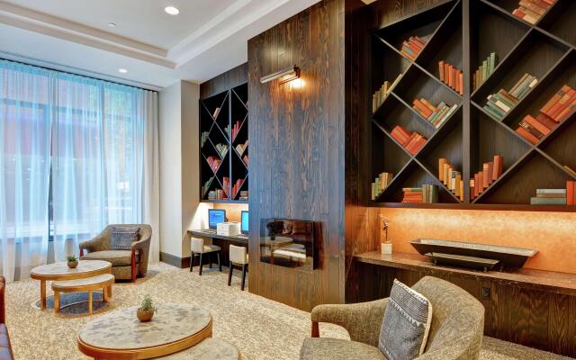 The Cincinnatian Hotel Curio Collection by Hilton