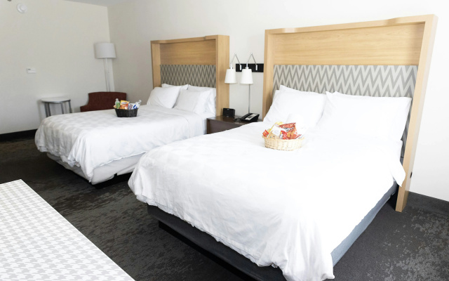 Holiday Inn & Suites Memphis - Wolfchase Galleria​ by IHG