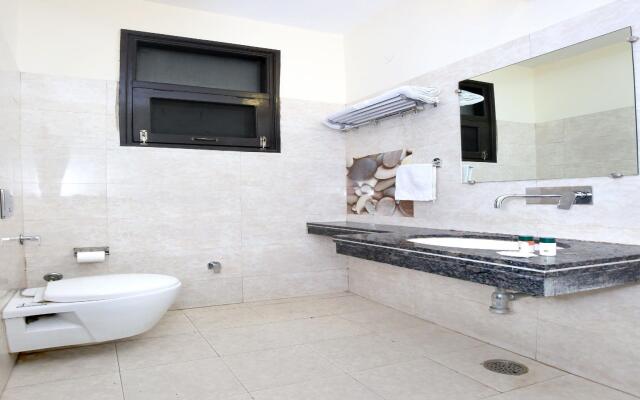 Capital O 9235 Hotel Nayyar