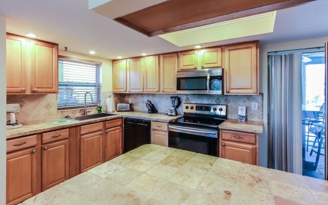 Seatuit Condominiums