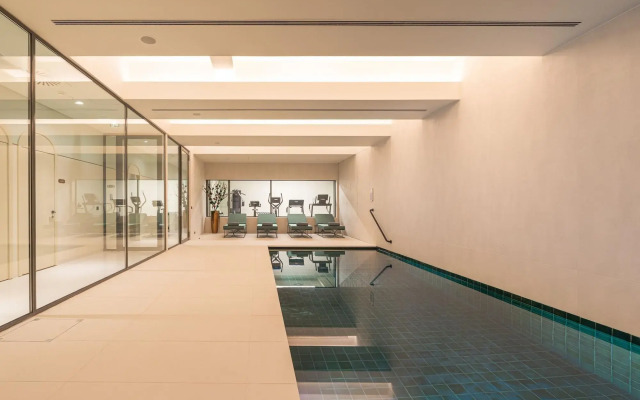 Luster Hotel