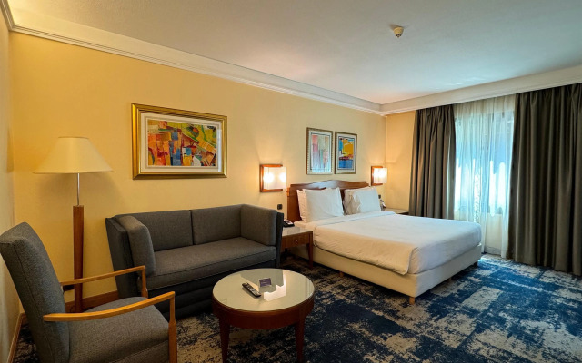 Radisson BLU Martinez Hotel, Beirut