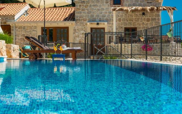 Villa Stone-Exceptional private Estate
