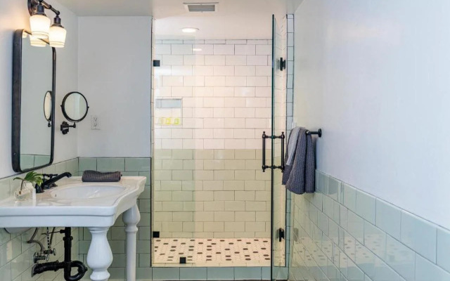 Ingleside Estate Hotel & Bungalows- Adults Only