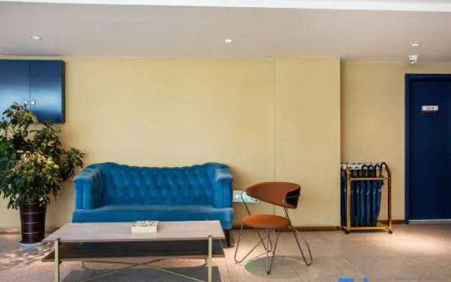 LANOU Hotel (Korla Jindu Square)