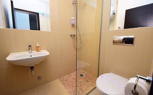 Lozna Residence 32551