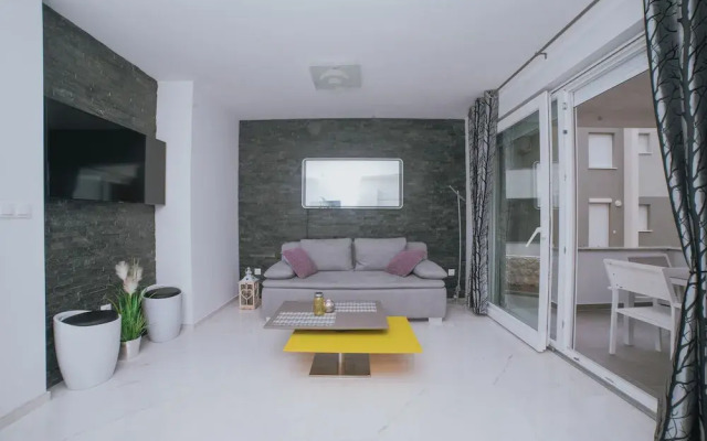 Apartment Relax with Jacuzzi & Garden
