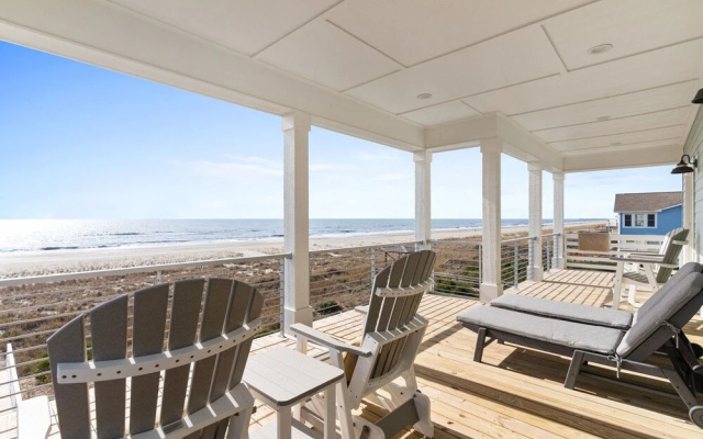 Fish-n-chips By The Sea 6 Bedroom Home by RedAwning