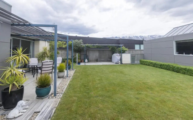 The Lakehouse - Cromwell Holiday Home