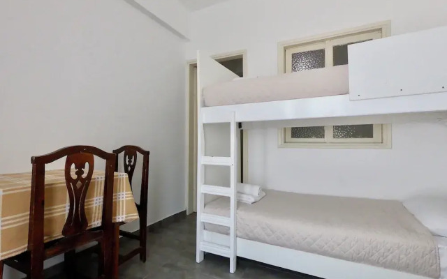 Fira Backpackers Place