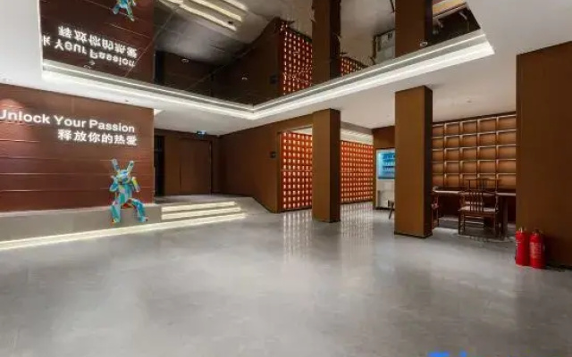 R Royalss Hotel (Taiyuan Maoye World)