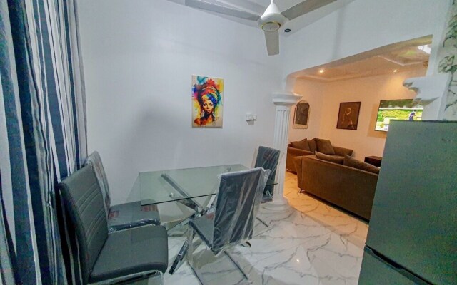 Star Light Apt #3 - The Retreat Apartments