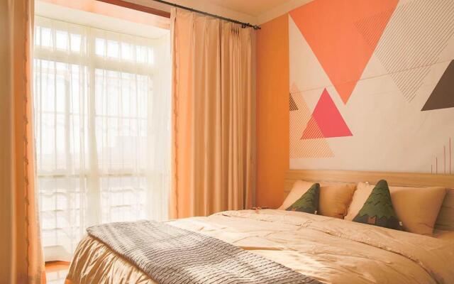 Henan Kaifeng·Gulou Square· Locals Apartment 00138460