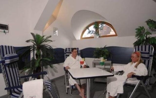 Atrium Hotel-Restaurant