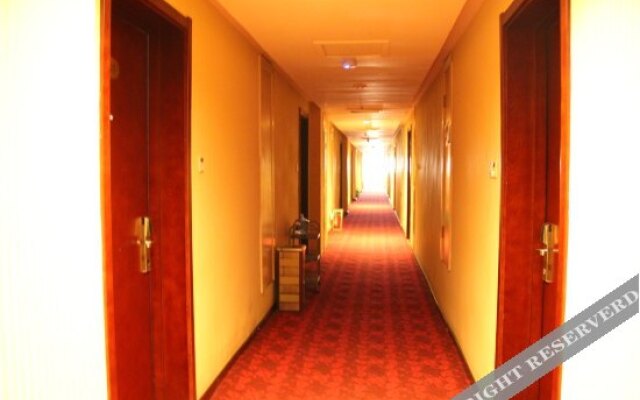 Yuerong Holiday Hotel