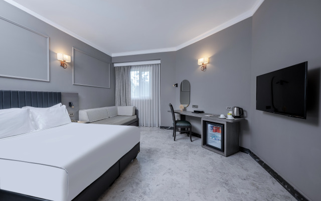 Adora Hotel & Resort